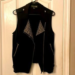 Forever 21 Women’s large vest
